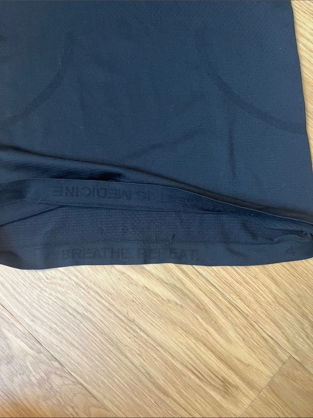 Lululemon Women’s SwiftlyTech Short Sleeve Shirt-black size 4